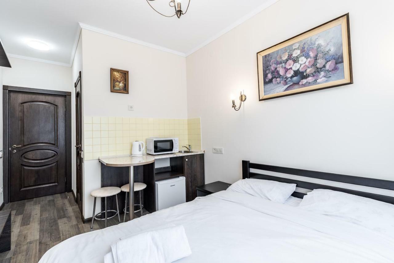 Opera House Apartment 2 Лвив Екстериор снимка